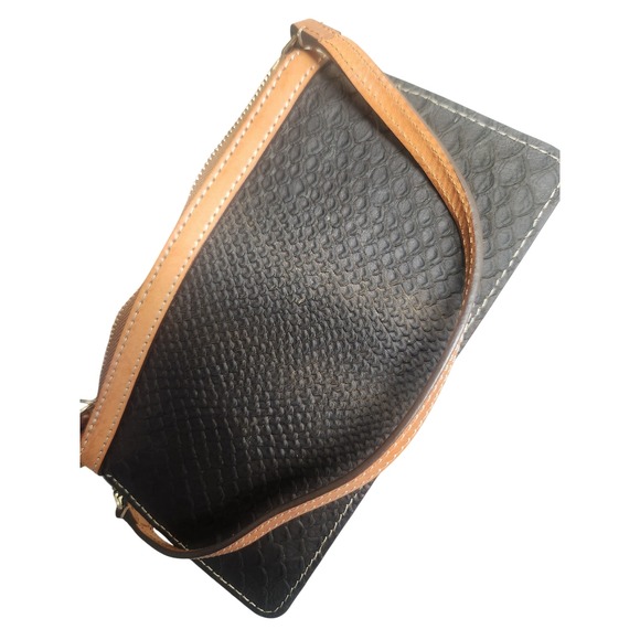 Dooney Bourke Black Embossed Snake Skin Leather Wristlet Clutch Pouch Bag - Picture 4 of 4